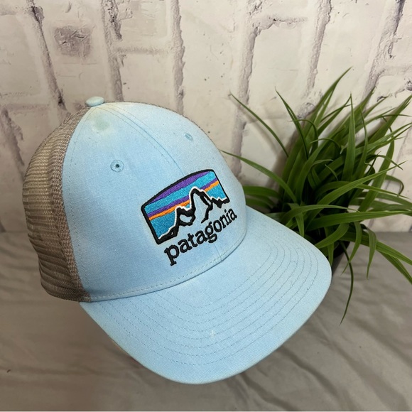 Patagonia Other - Patagonia P-6 Logo LoPro Trucker Hat